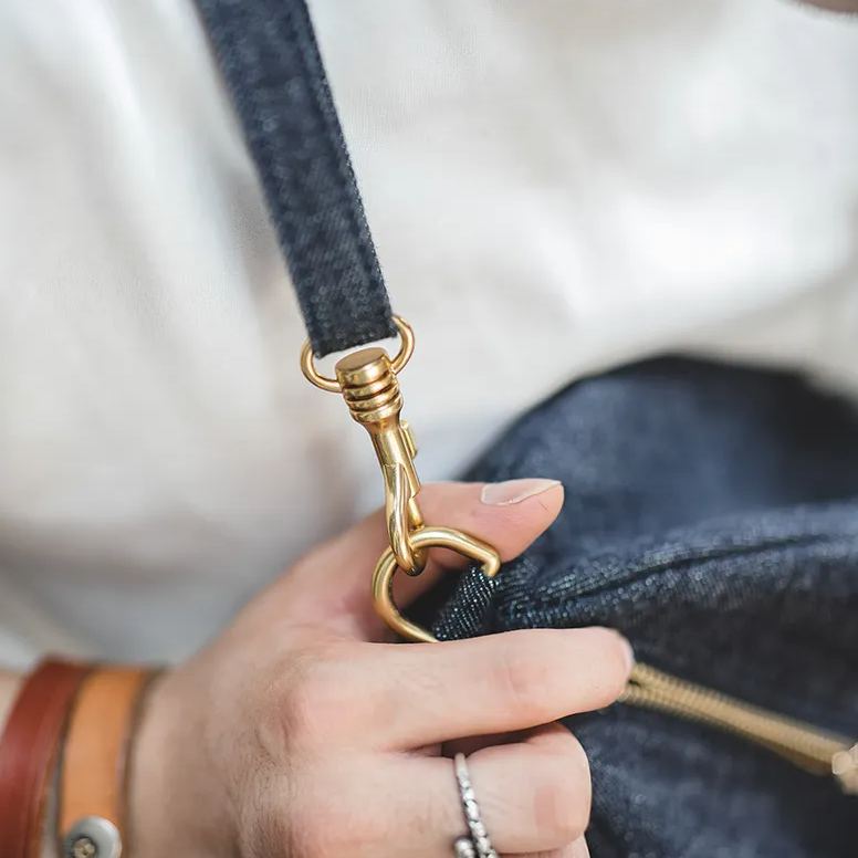 馬登工裝 復古牛仔斜挎橄欖球胸包丹寧字母通勤單肩大容量胸包潮