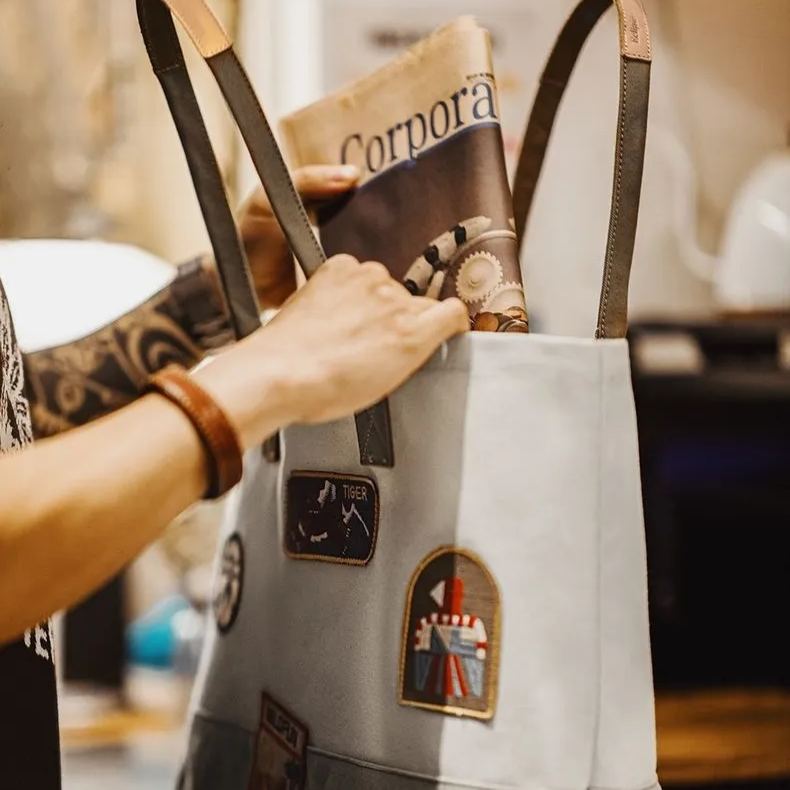 馬登工裝 美式復古章仔刺繡托特包大容量手提包相機電腦單肩包男女