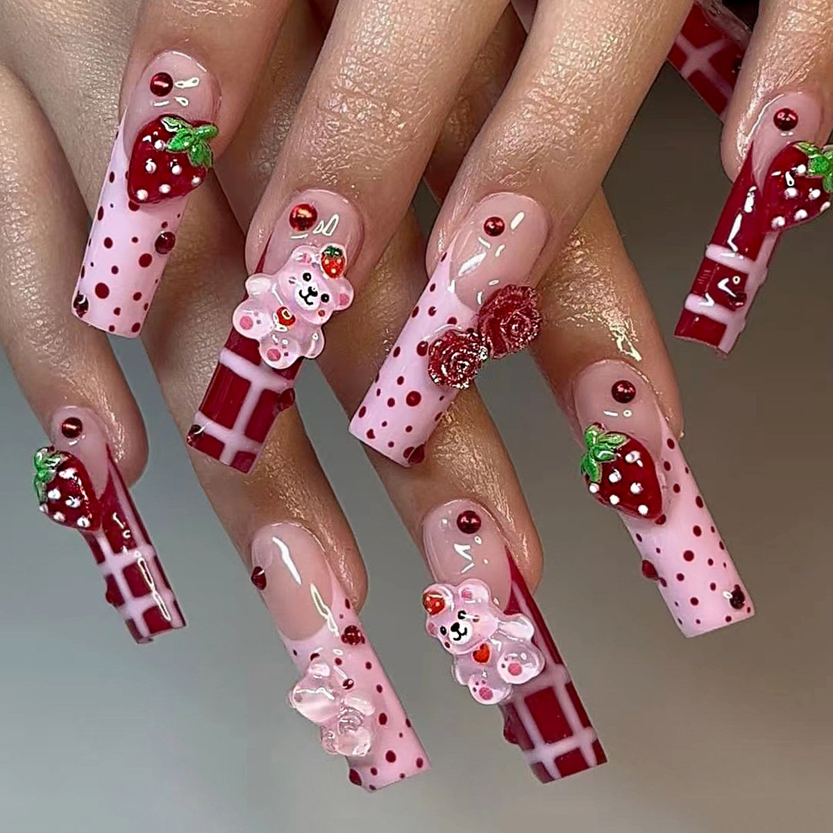 Strawberry Bear 24 Pcs/Set Press On Nails YZ-06-06