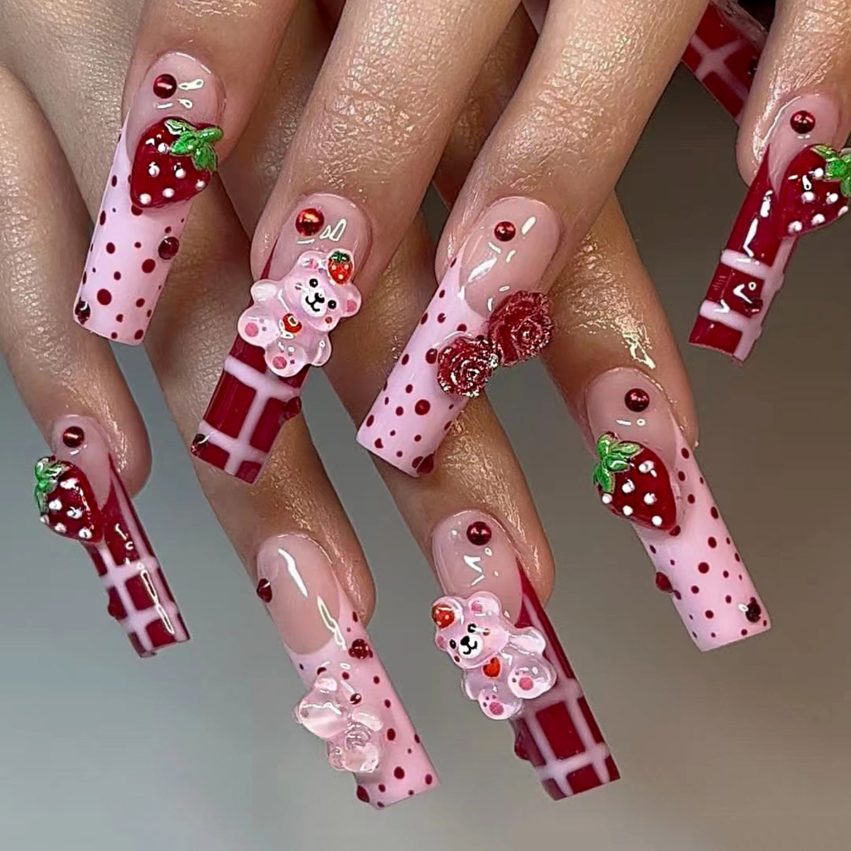 Strawberry Bear 24 Pcs/Set Press On Nails YZ-06-06