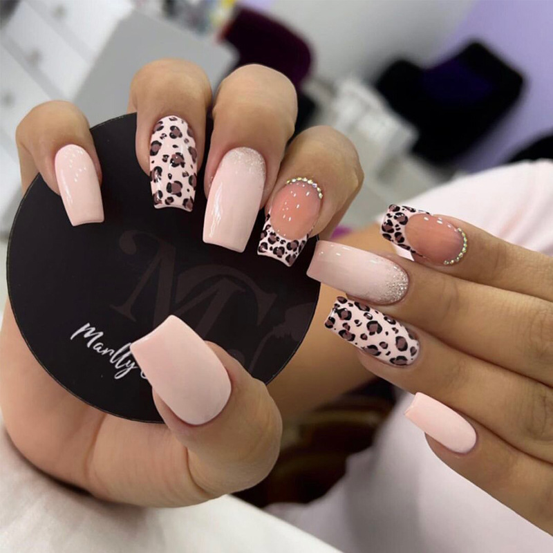 Pinky Leopard 24Pcs/set Press-on Nail Set