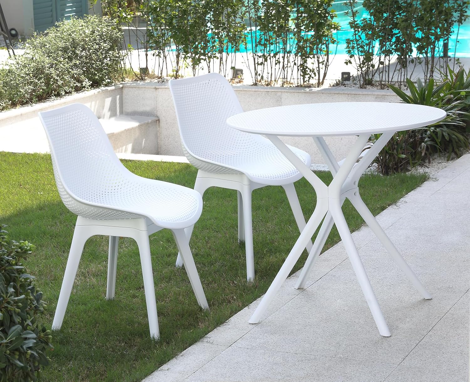 Gartenmöbel Set 2 Gartenstühle + Tisch, Outdoor Gartentisch Weiß Balkonmöbel Atmungsaktiv Leicht Tisch Kunststoff Gartenset Gartenset für Balkon Terrasse und Garten