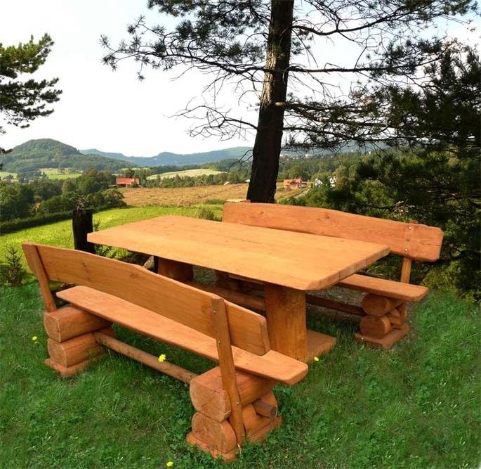 Massives rustikales Gartenmöbelset aus heimischer Kiefer, mit Holzschutzlasur behandelt, 200 cm.