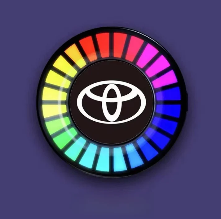 Muzyczna, rytmiczna lampa samochodowa LED z logo (z dyfuzorem zapachowym)