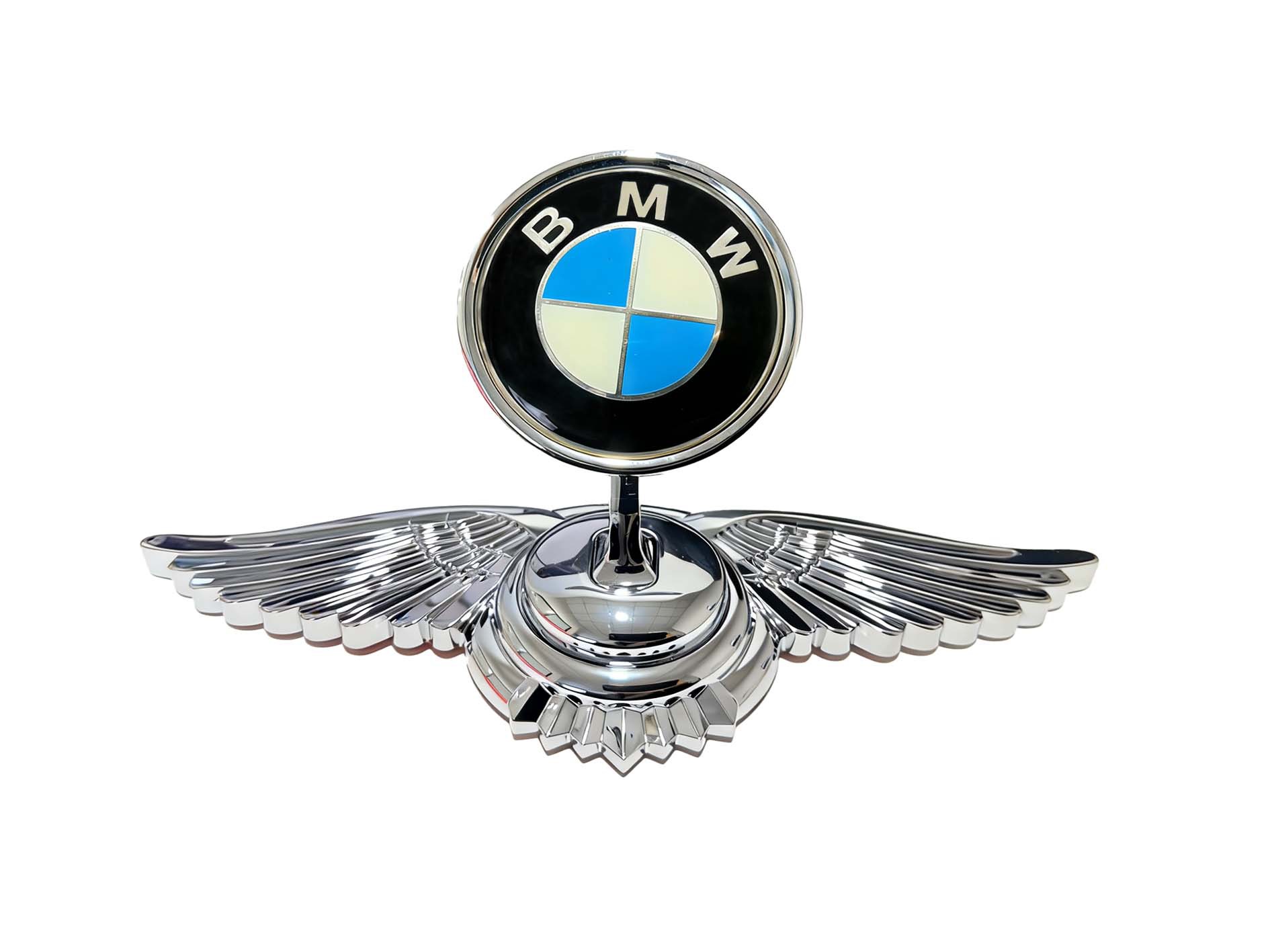 Naklejka z emblematem na maskę samochodu