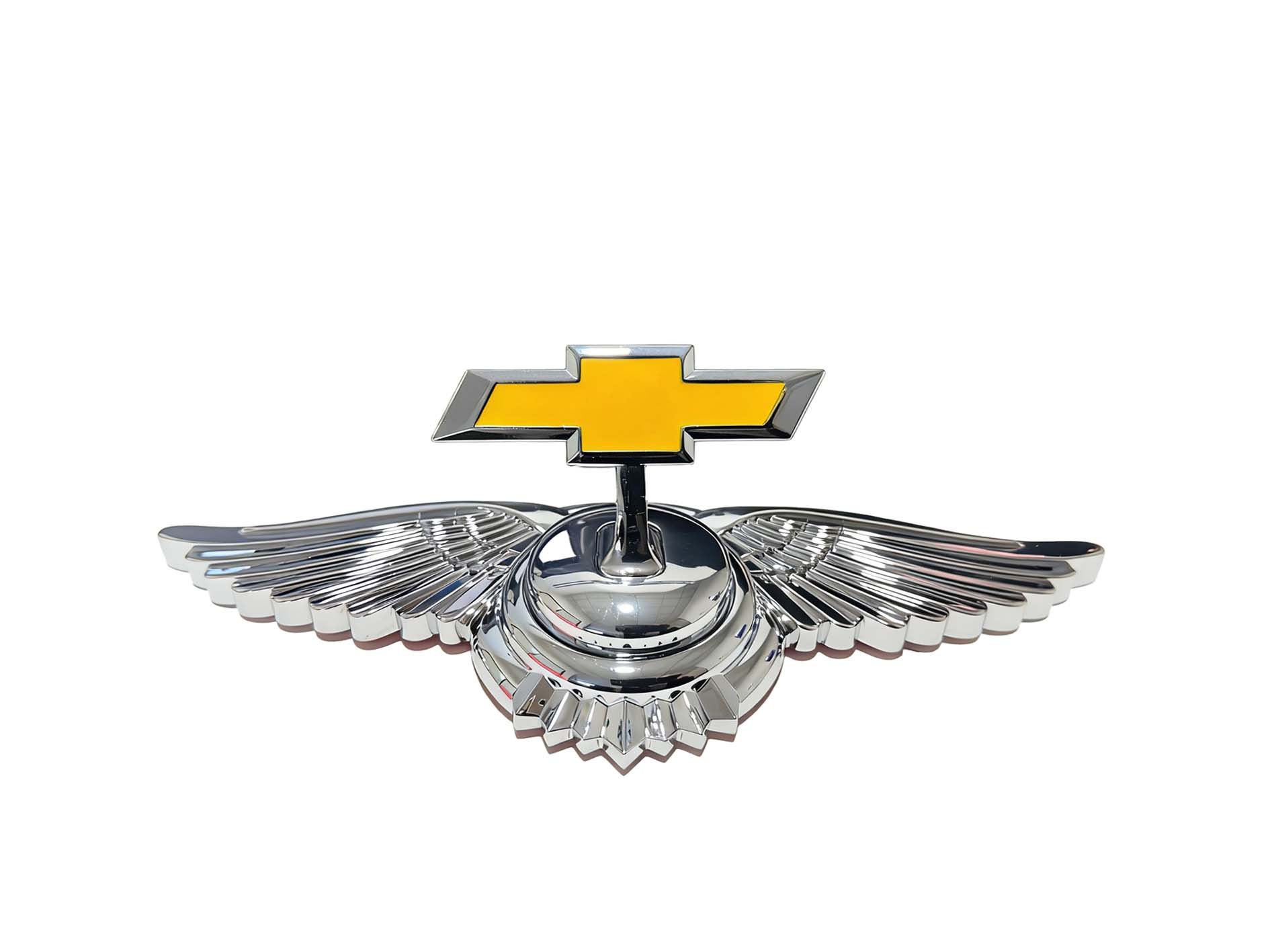 Naklejka z emblematem na maskę samochodu