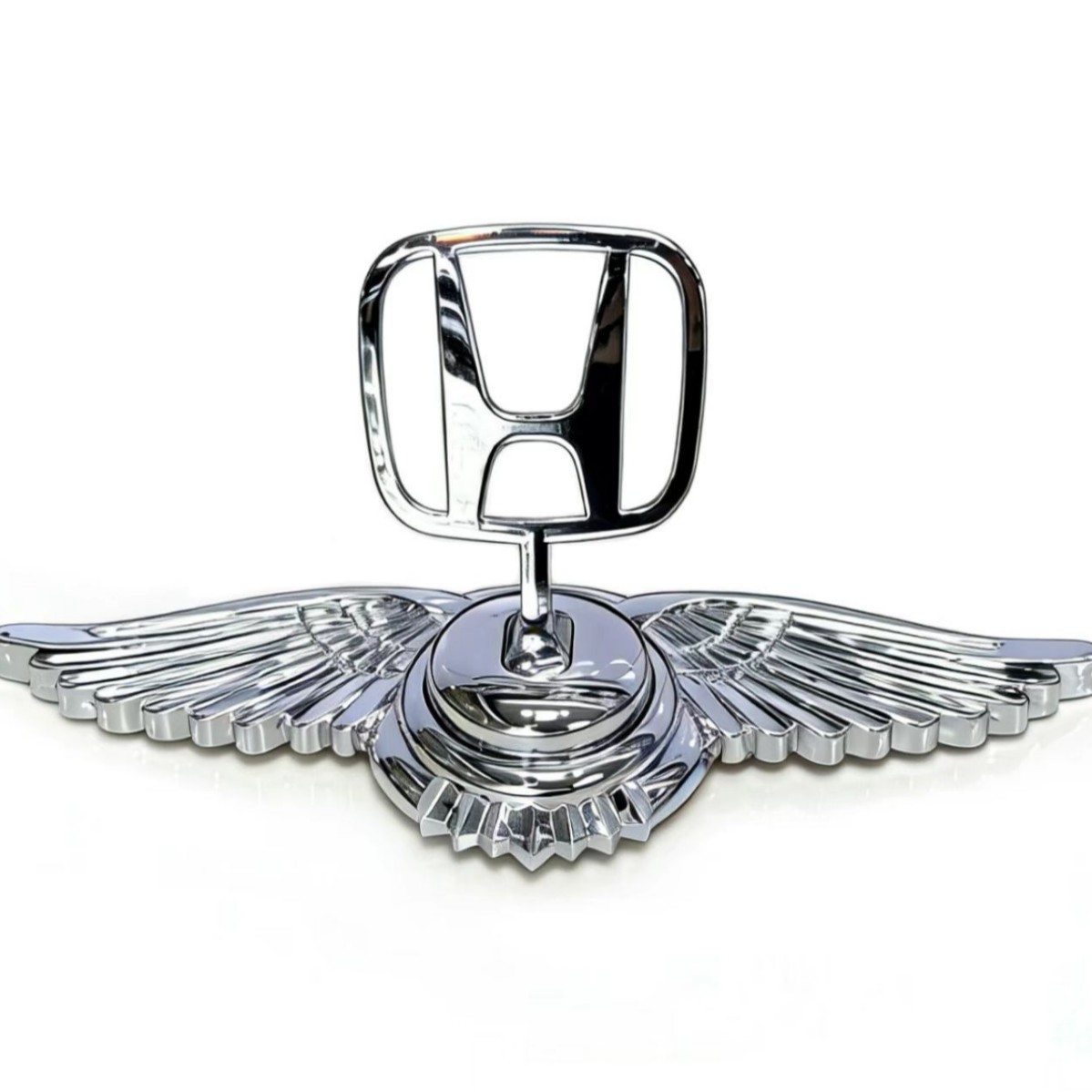 Naklejka z emblematem na maskę samochodu