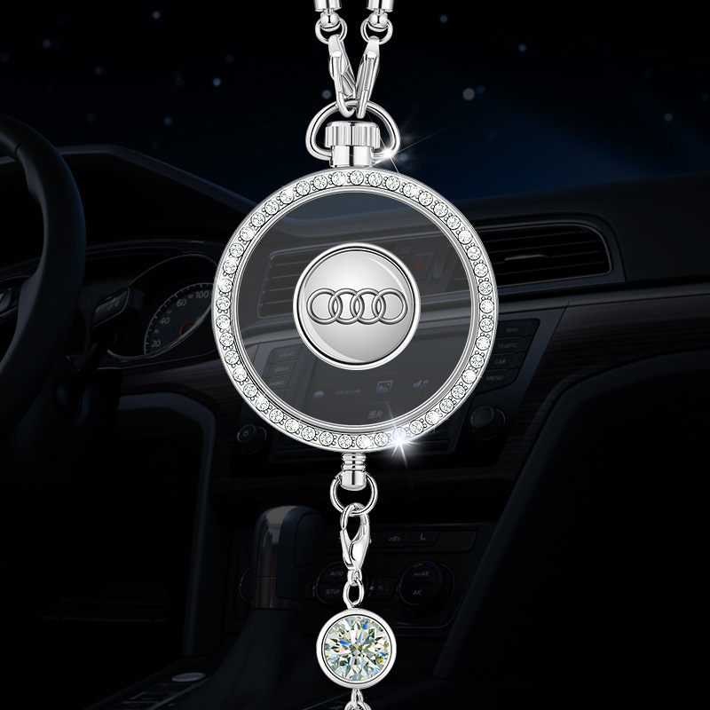 Wisiorek z logo aromaterapii samochodowej z metalu i diament��w