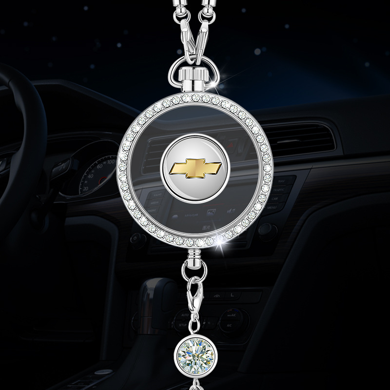 Wisiorek z logo aromaterapii samochodowej z metalu i diament��w