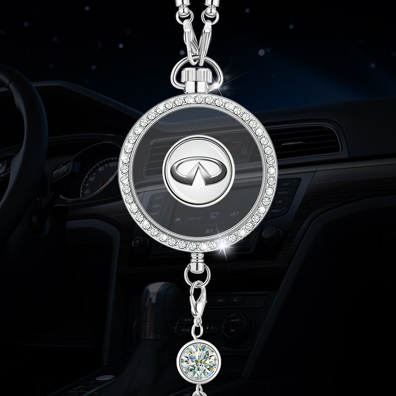 Wisiorek z logo aromaterapii samochodowej z metalu i diament��w