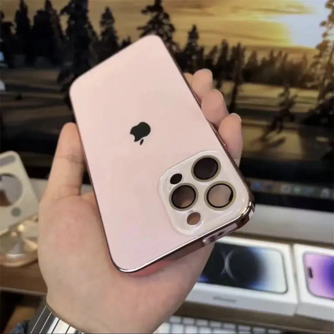 Capa protetora para iPhone feita de vidro acrílico fosco galvanizado