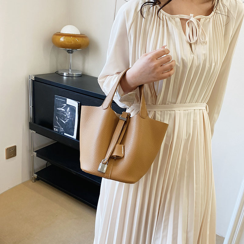 💼 Ladies Genuine Leather Soft Bucket Bag 💼