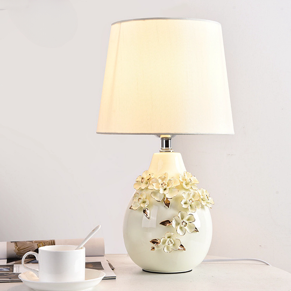 American Style White Series Ceramic Carved Desk Lamp With Simple Fabric Lampshade