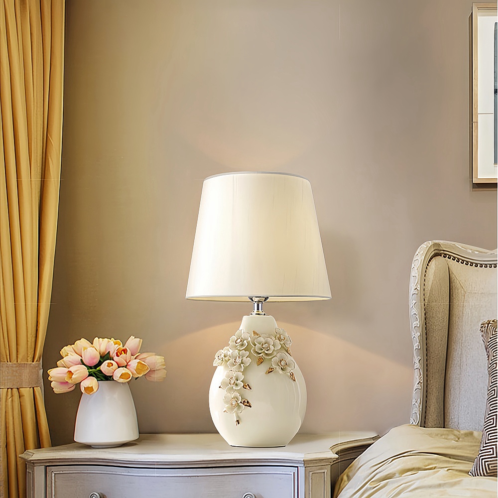 American Style White Series Ceramic Carved Desk Lamp With Simple Fabric Lampshade