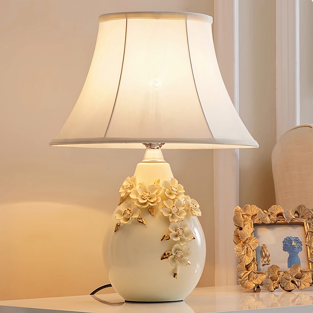 American Style White Series Ceramic Carved Desk Lamp With Simple Fabric Lampshade
