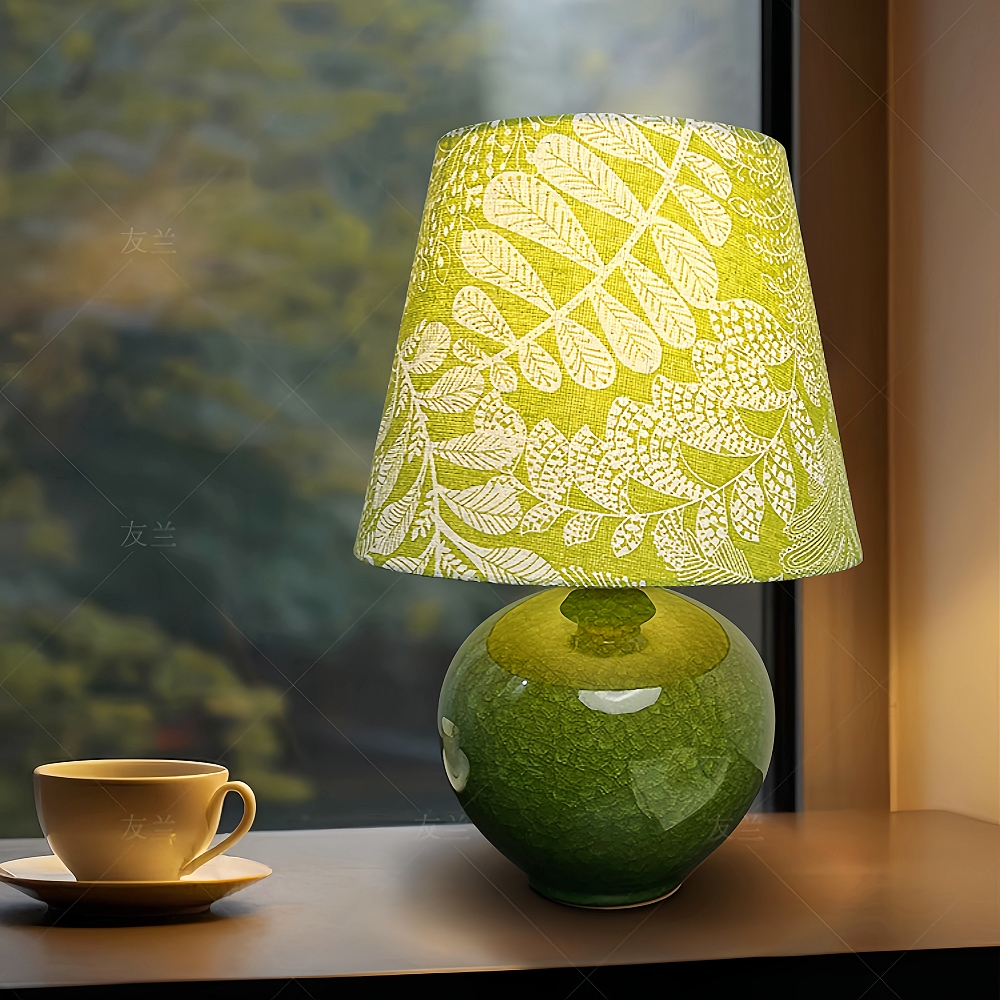 Retro Style Green Ice Chip Cracked Glaze Ceramic Desk Lamp Decoration Desktop Lamp