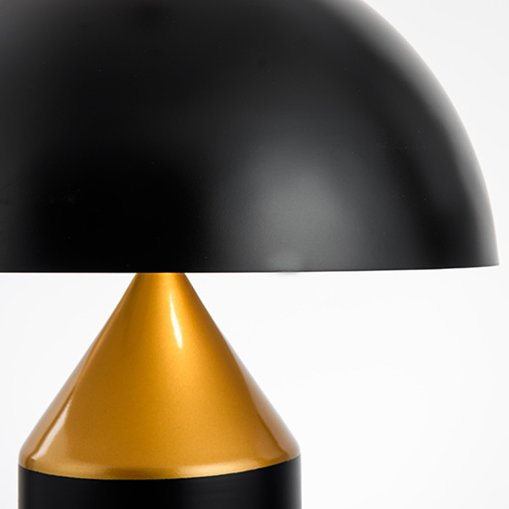 Nordic Luxury Creative Designer Mushroom Table Lamp Simple Metal Bedroom Bedside Lamp