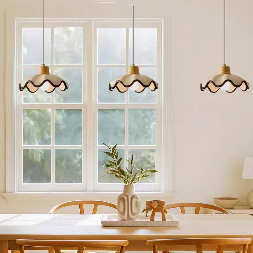 Medieval-Style Restaurant Island Platform With Cream-Colored Resin Pendant Lamp
