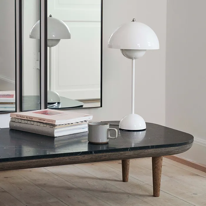 Flowerpot VP9 Table Lamp Minimalist Metal Creative Beside Lamp