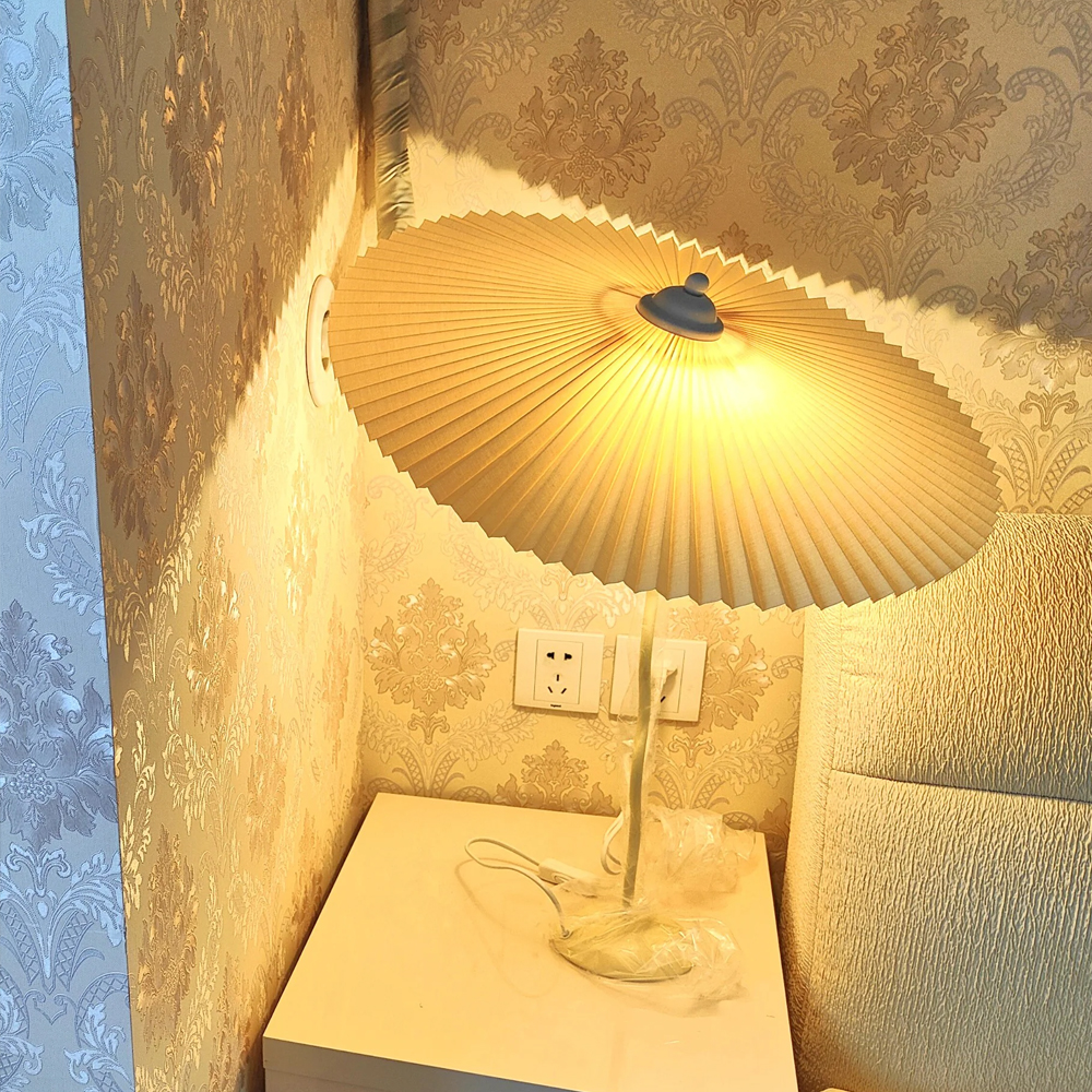 Modern Squiggle Table Lamp Pleated Umbrella Desk Lamp