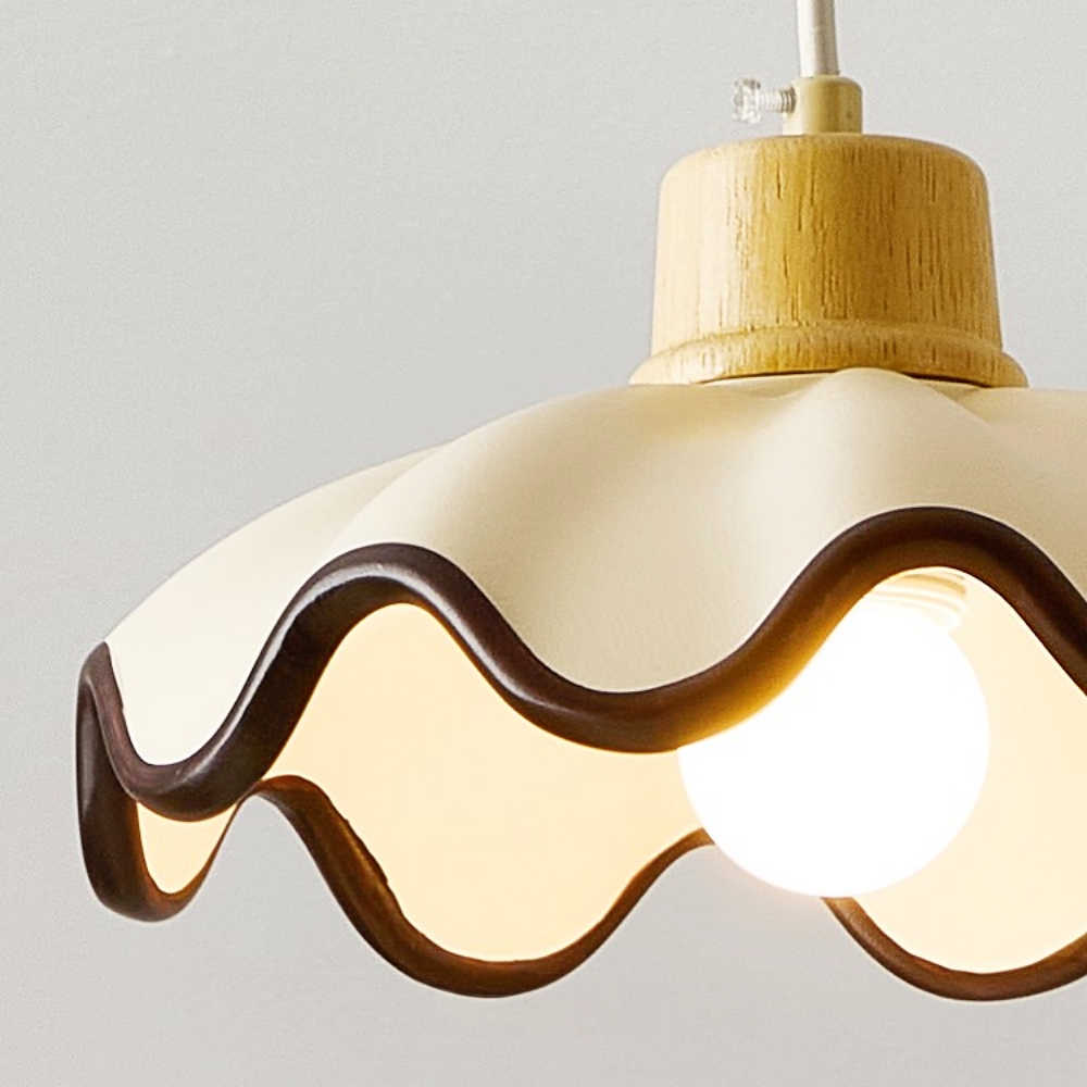 Medieval-Style Restaurant Island Platform With Cream-Colored Resin Pendant Lamp