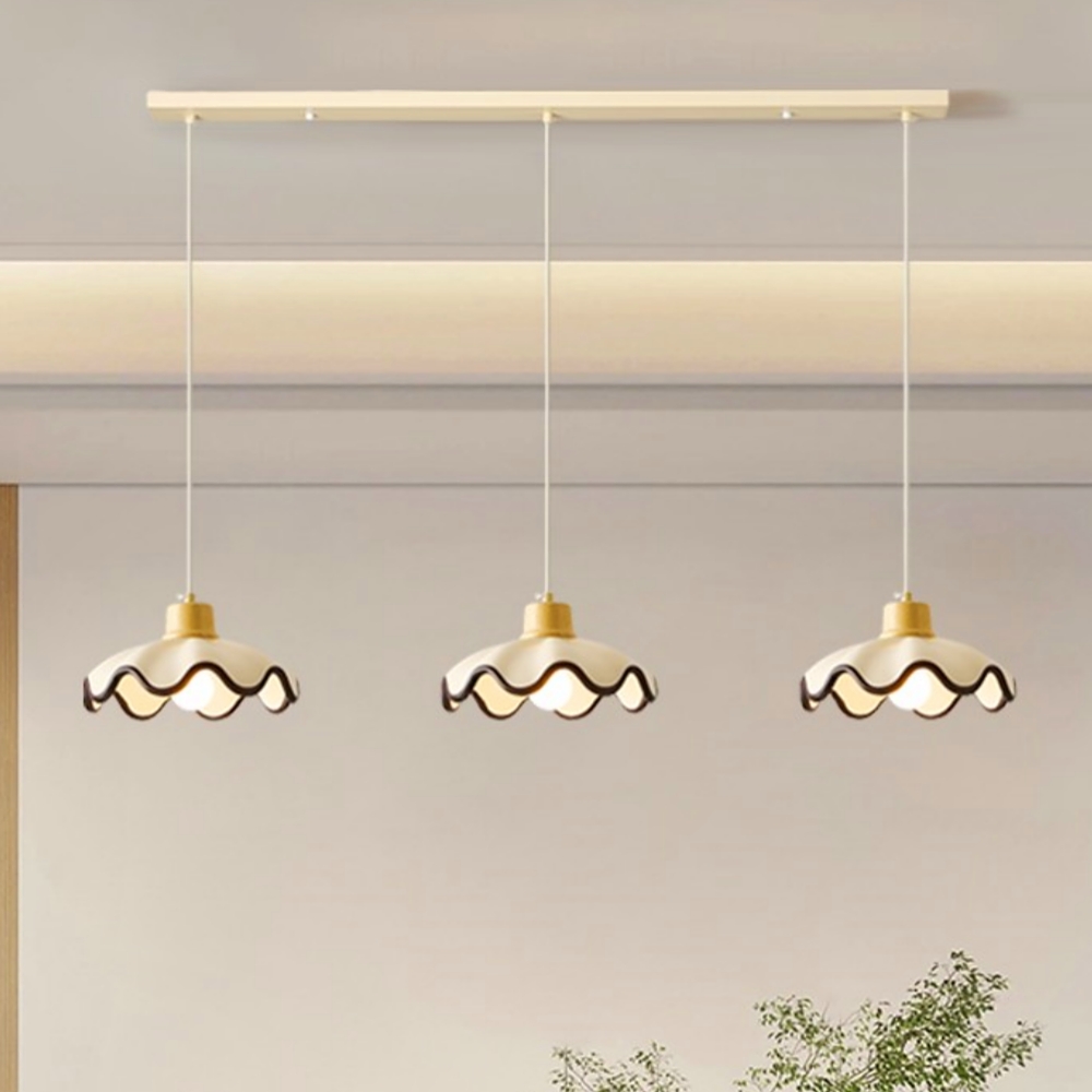 Medieval-Style Restaurant Island Platform With Cream-Colored Resin Pendant Lamp