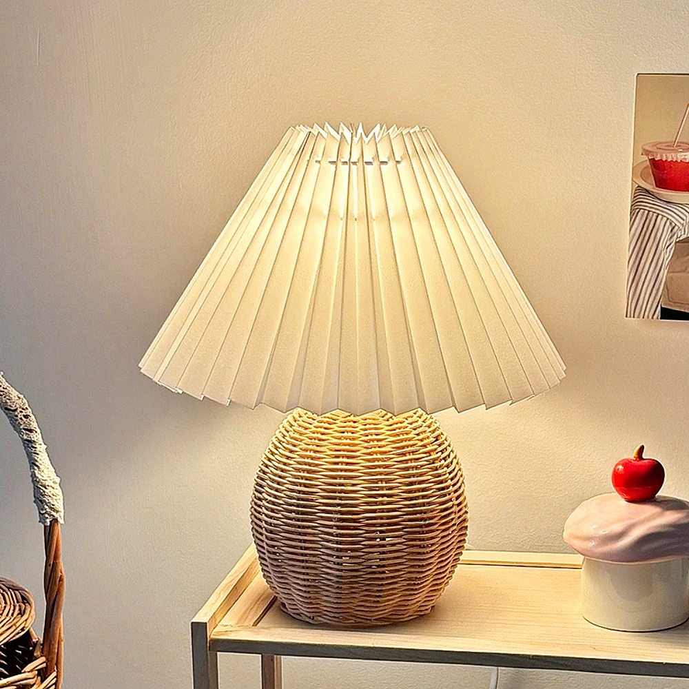 Nordic Style Retro Fabric Pleated Lampshade Rattan Woven Small Table Lamp