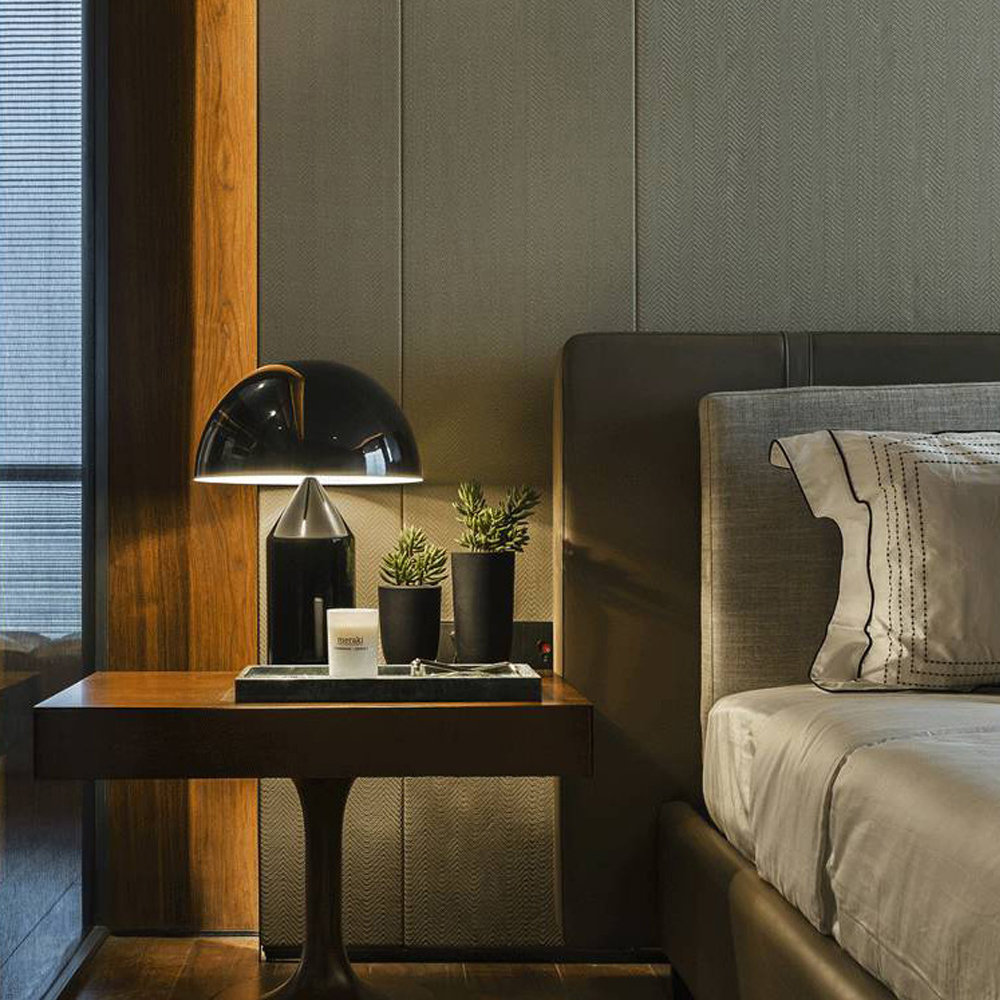 Nordic Luxury Creative Designer Mushroom Table Lamp Simple Metal Bedroom Bedside Lamp