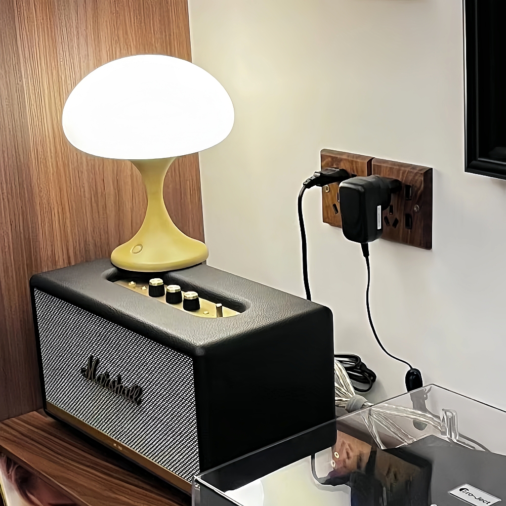 Nordic Style Creative Jellyfish Table Lamp Atmosphere Bedside Lamp