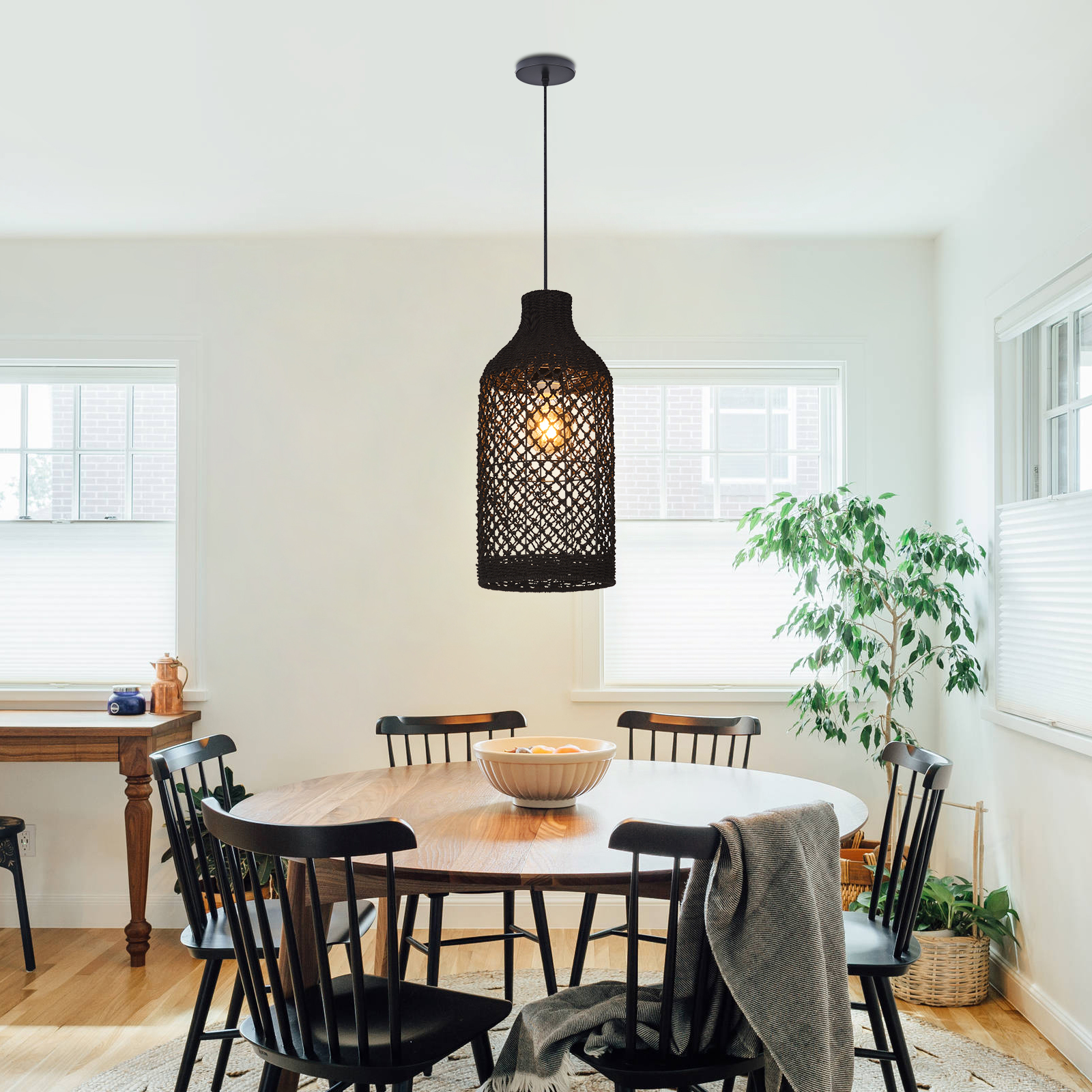Southeast Asian Style Woven Seaweed Pendant Lamp With Retro Lampshade