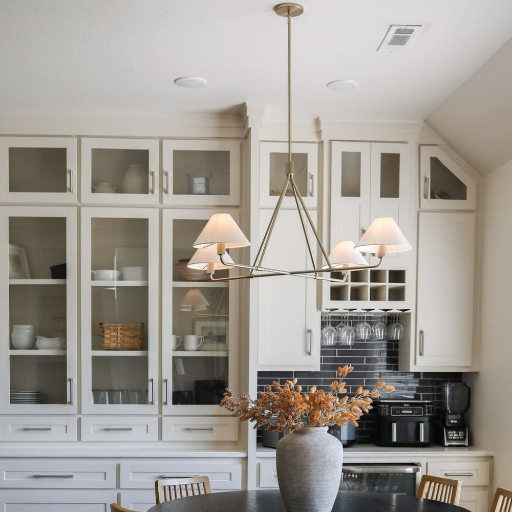 Modern Geometric Aesthetic Iron Axis Chandelier