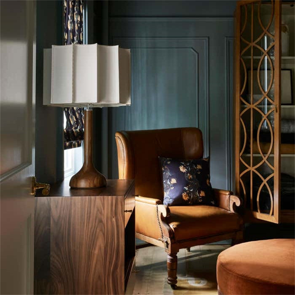 New Chinese Classical Retro High-End Solid Fabric Wood Desk Lamp