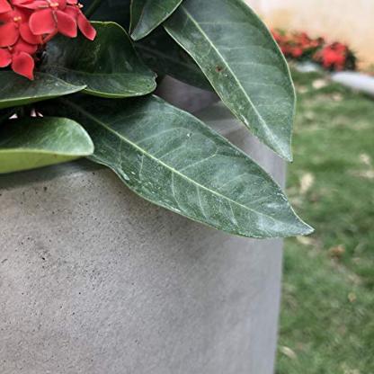 Kante RC0050C-C80021-2 Lightweight Durable Modern Round Outdoor Planter, 18" x 18" x 17"