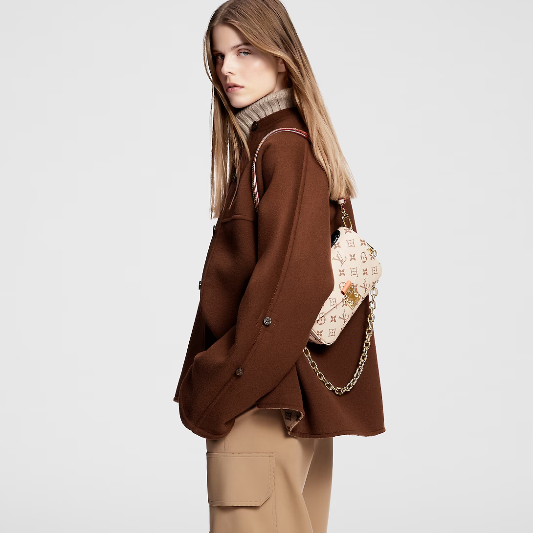 Pochette Métis East West M46914