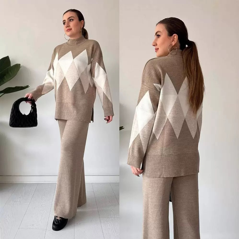 Divatos, színblokkoló rombuszmintás pulóver és nadrág szett