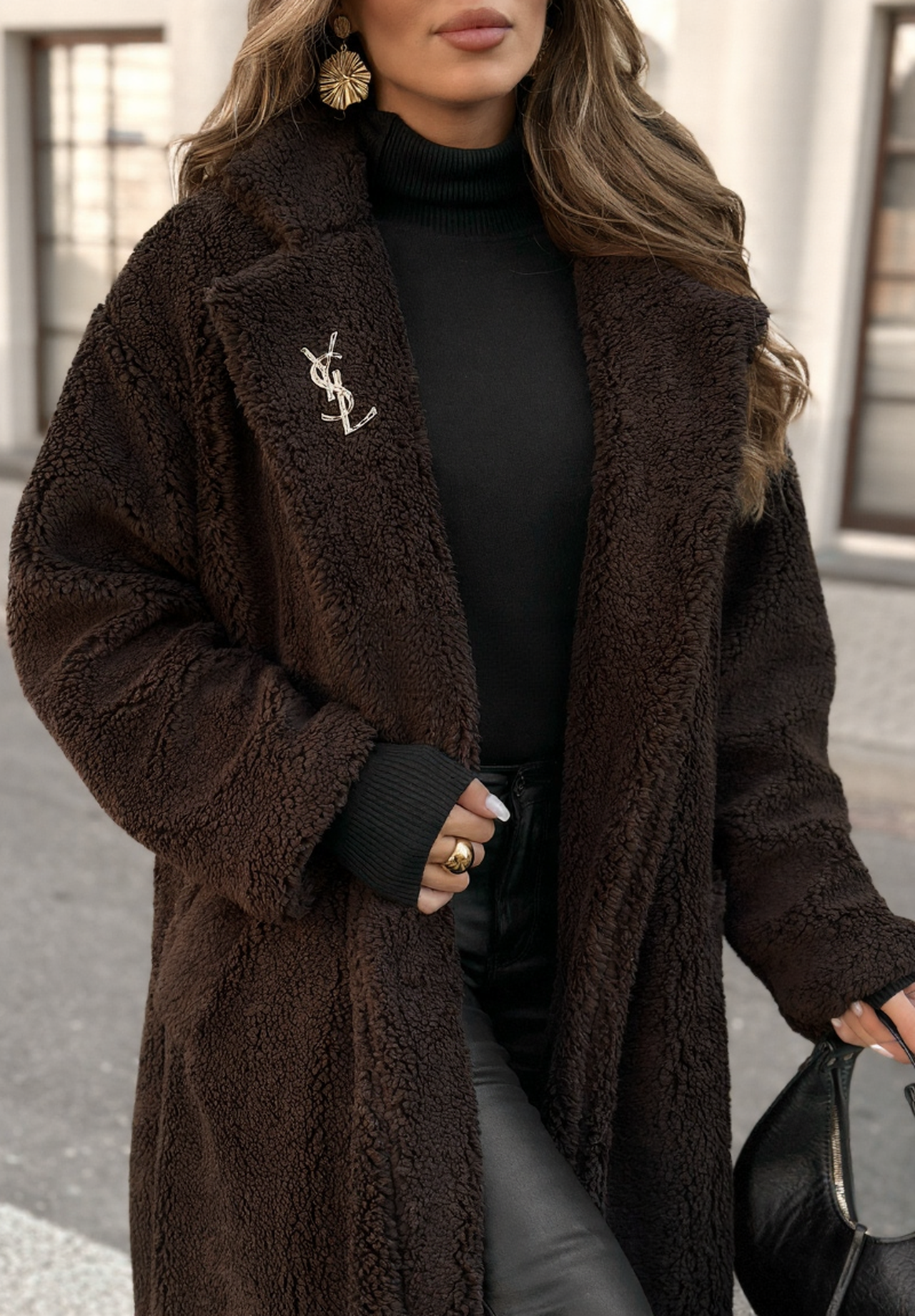 Elegáns hosszú báránybőr kabát nőknek