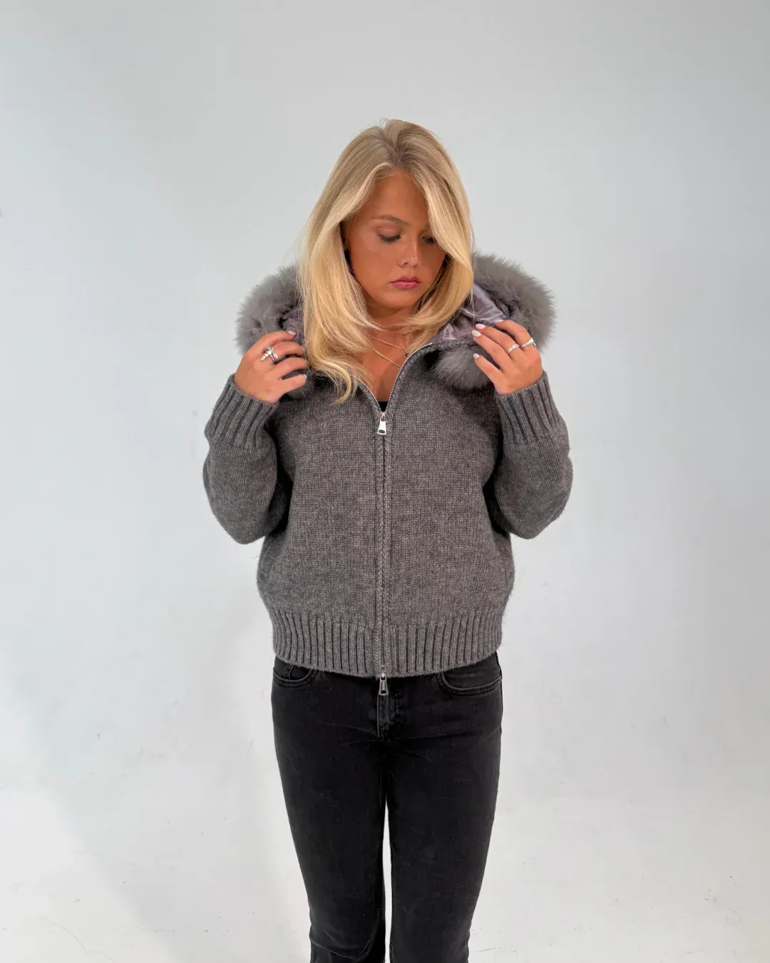 Elegáns női kapucnis plüssgalléros kabát