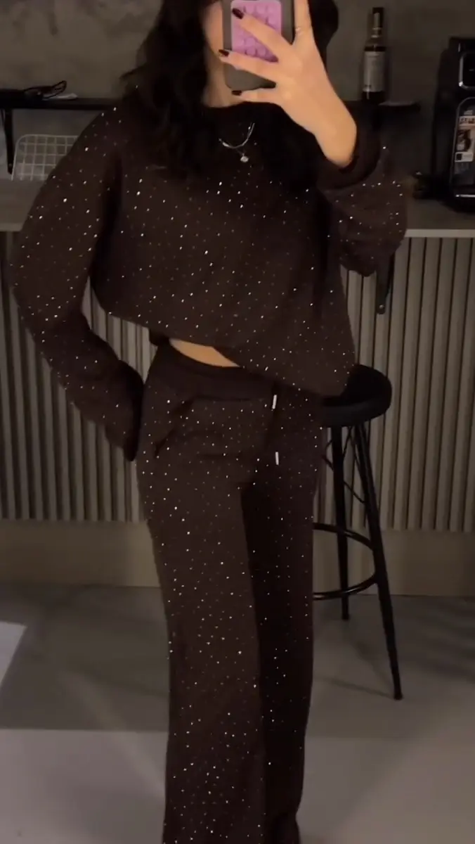 Női kerek nyakú strasszos forró bélyegzésű alkalmi öltöny