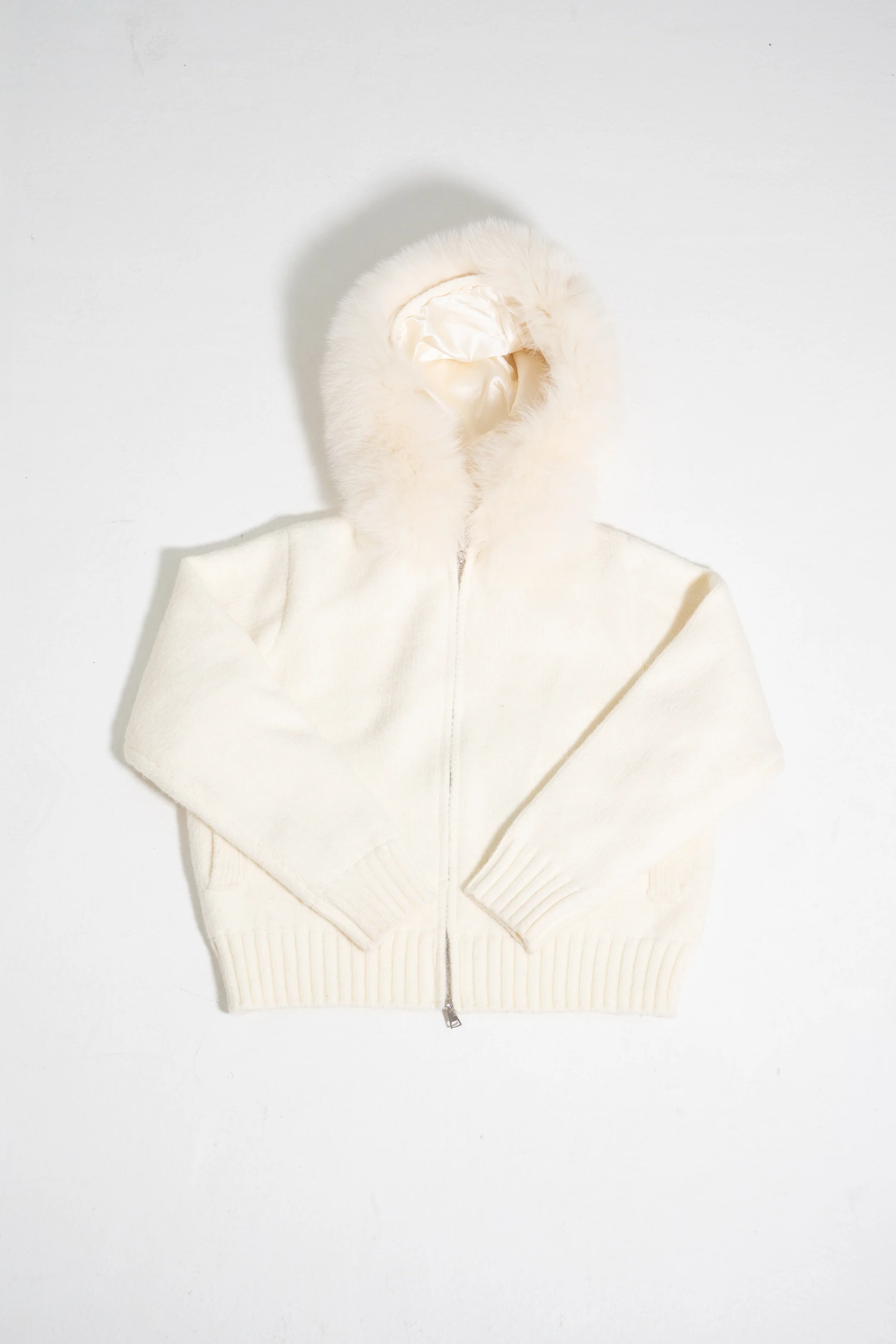 Elegáns női kapucnis plüssgalléros kabát