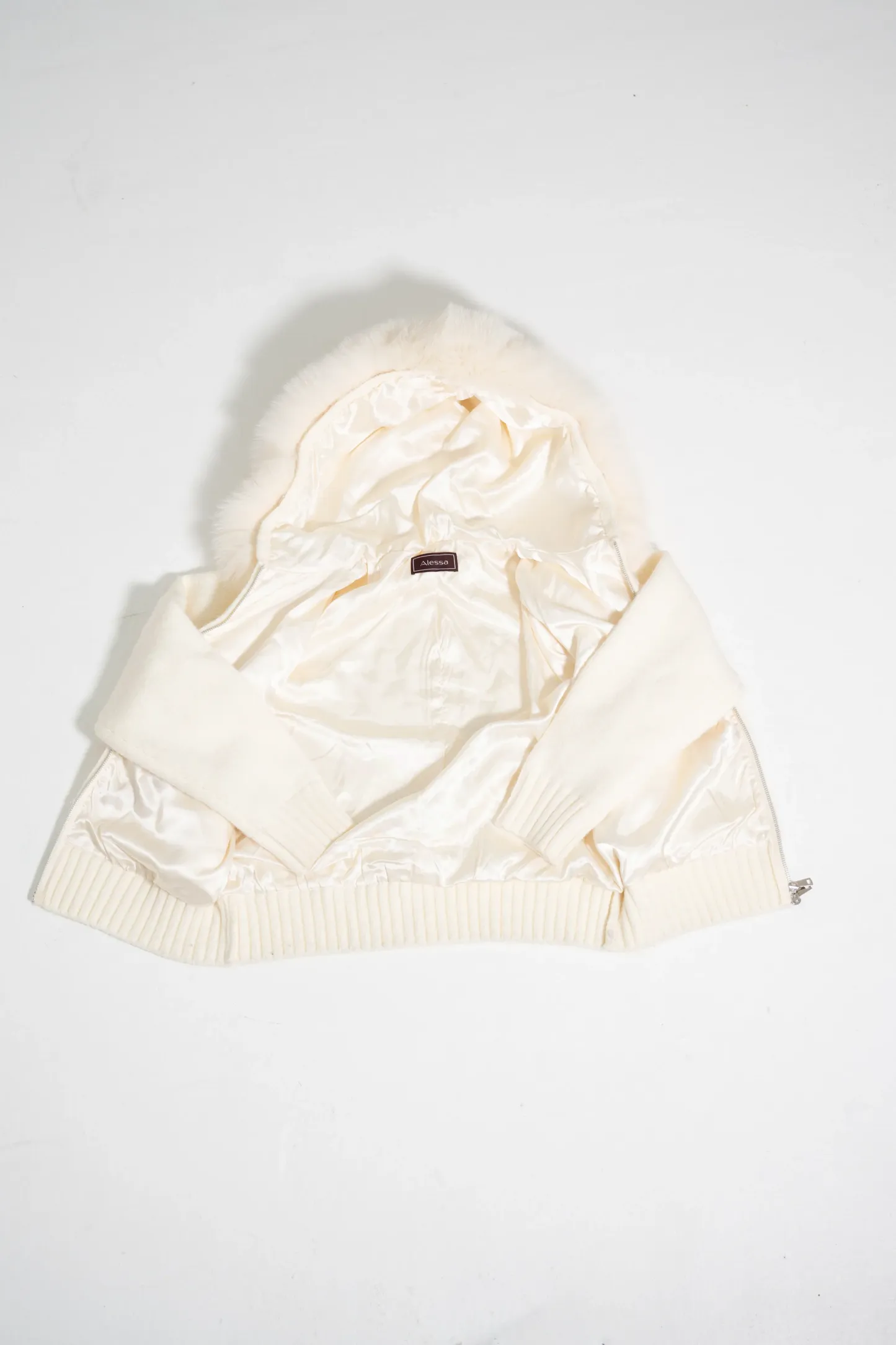 Elegáns női kapucnis plüssgalléros kabát