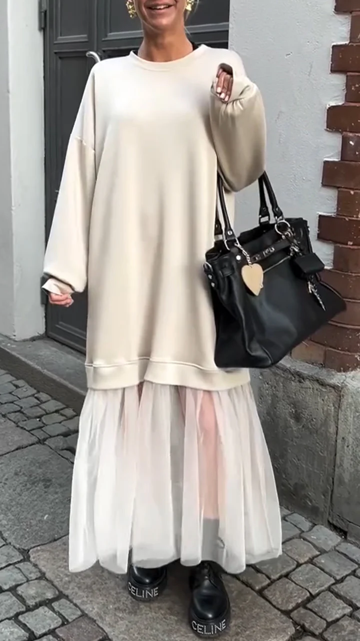 Női lezser ruha kerek nyakkal és csipkevarrással