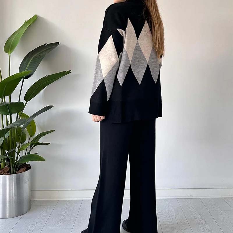 Divatos, színblokkoló rombuszmintás pulóver és nadrág szett