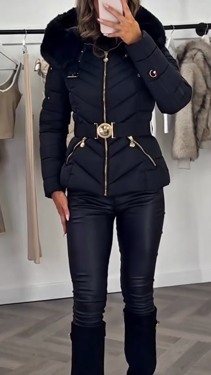 Női polár bélésű kapucnis, lezser kabát szőrmegallérral