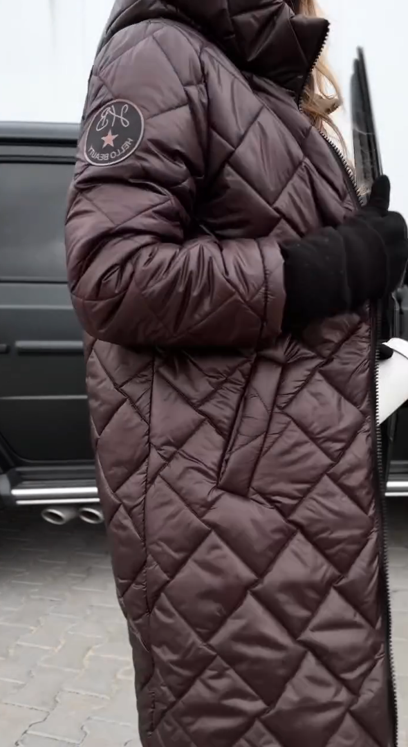 Női divatos steppelt kapucnis hosszú kabát