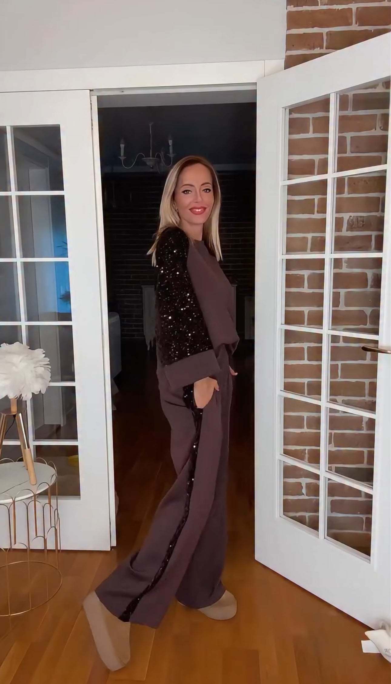 Női kerek nyakú, flitteres, elegáns kétrészes szett