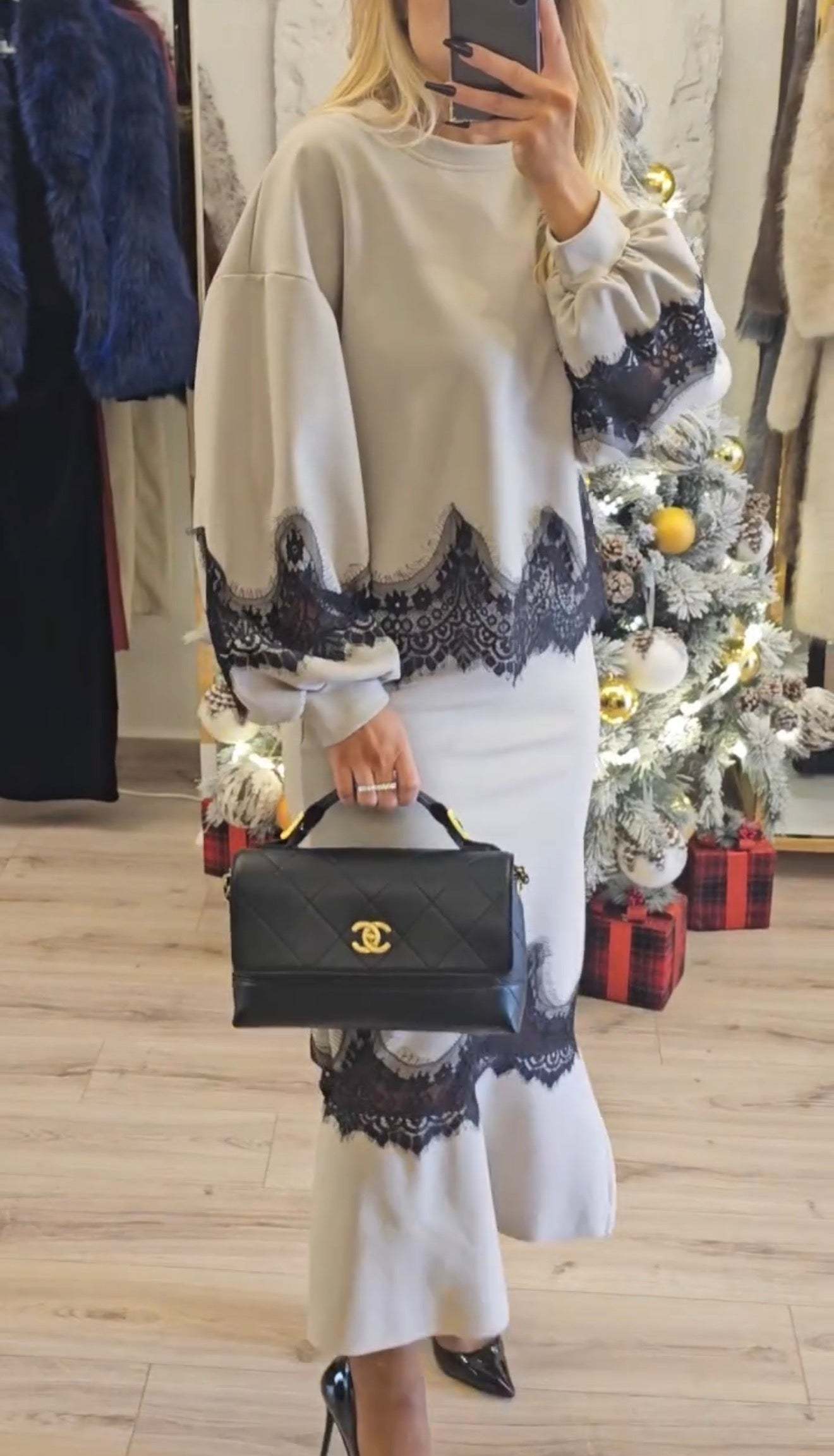 Női csipkeszegélyes, kerek nyakú, hosszú ujjú, testhezálló szoknya szett