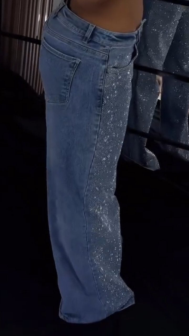 Női egyoldalas strasszos széles szárú lezser farmer