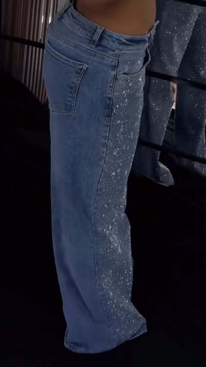 Női egyoldalas strasszos széles szárú lezser farmer