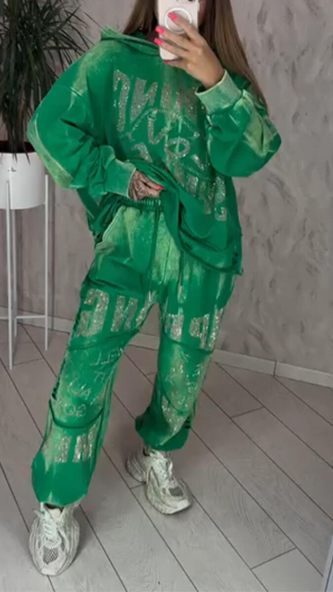 Női kerek nyakú strasszos kapucnis pulóver + nadrág lezser szett