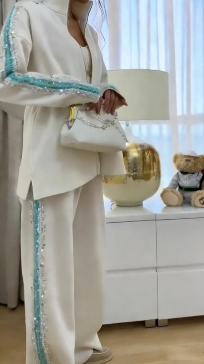 NŐI FLITTERES KABÁT + NADRÁG ALKALMI SZETT